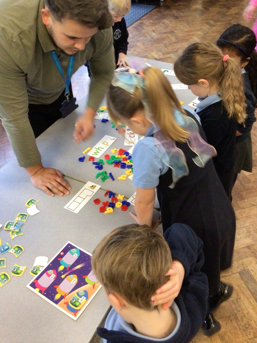 Year1_GV's tweet photo. A big thank you to the parents who were able to make our Reading Workshop this week. Thank you also for the lovely feedback. The children certainly enjoyed taking part! 😊📚
#year1 #reading #omar #omarinaction #wehavethepower https://t.co/Qugo7CXVUD