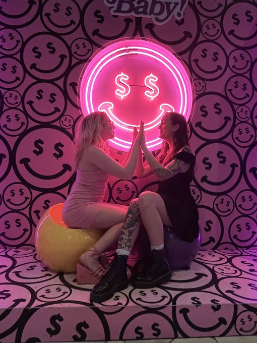 happy birthday to my personal rainbow and the snackiest snack of all @MollySnacks ❤️🍔🍟🎂🤍 https://t.c