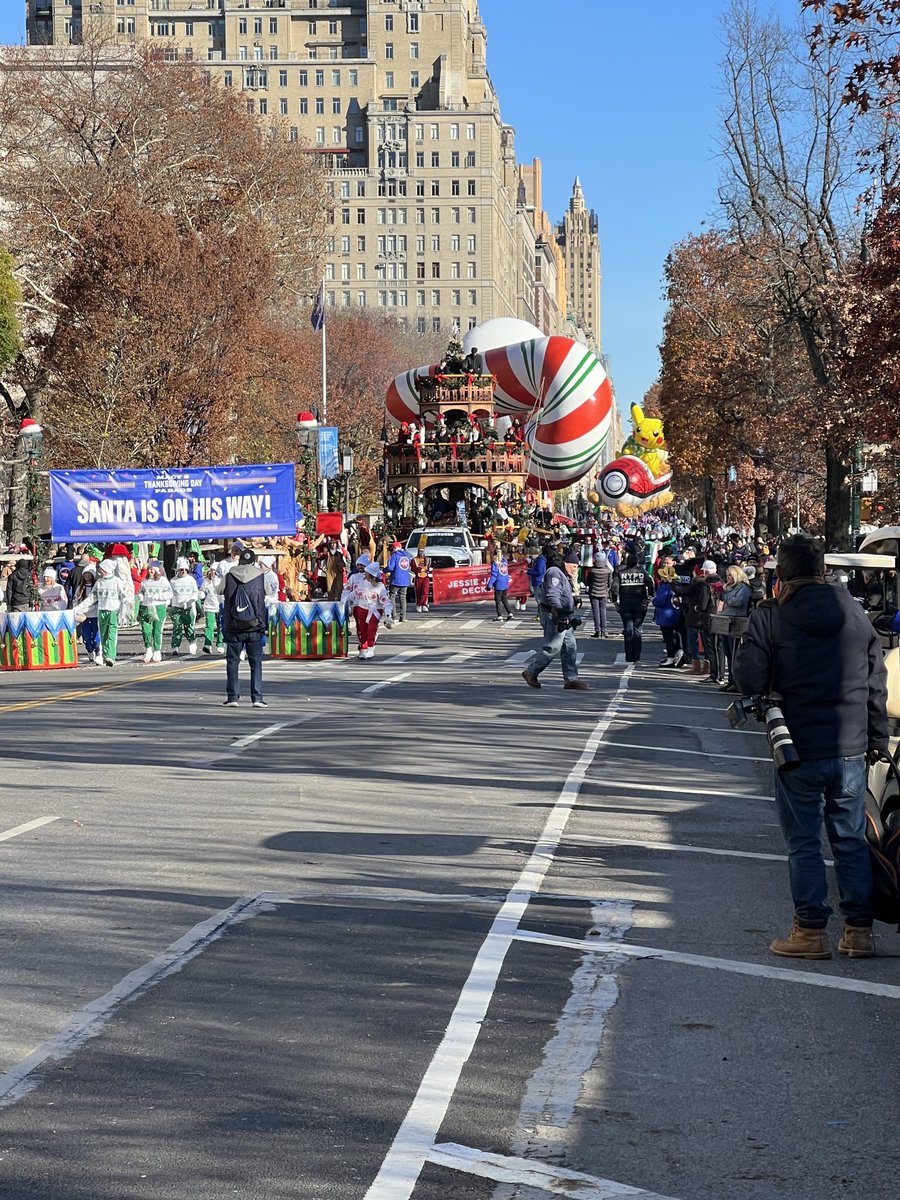 Macys Thanksgiving Parade. ⁦<a href="/1010WINS/">1010 WINS on 92.3 FM</a>⁩ ⁦@wcbs880⁩ ⁦<a href="/WCBSFM/">WCBS-FM</a>⁩