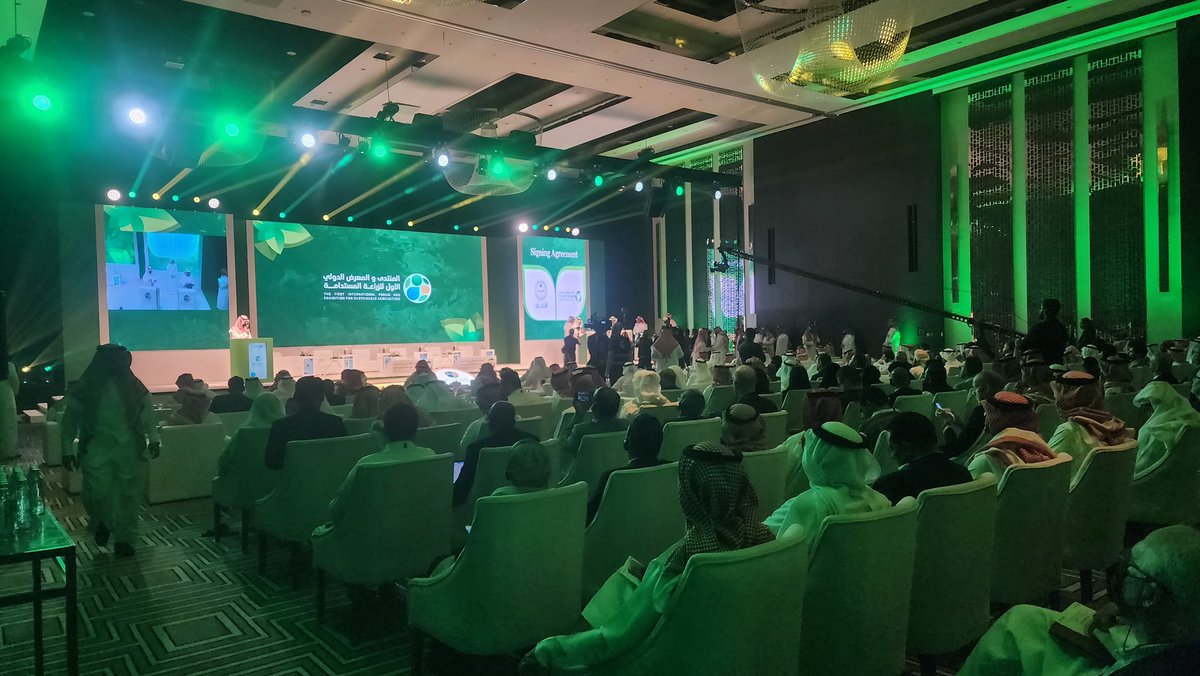 cfas_ksu_'s tweet photo. قام نادي الهندسة الزراعية في كلية علوم الأغذية والزراعة بتنظيم زيارة للمنتدى والمعرض الدولي الأول للزراعة المستدامة. كانت هذه الزيارة فرصة مميزة لاكتشاف أحدث التقنيات والابتكارات في مجال الزراعة المستدامة.
#IFESA
#المنتدى_الأول_للزراعة_المستدامة
#عمادة_شؤون_الطلاب
#جامعة_الملك_سعود