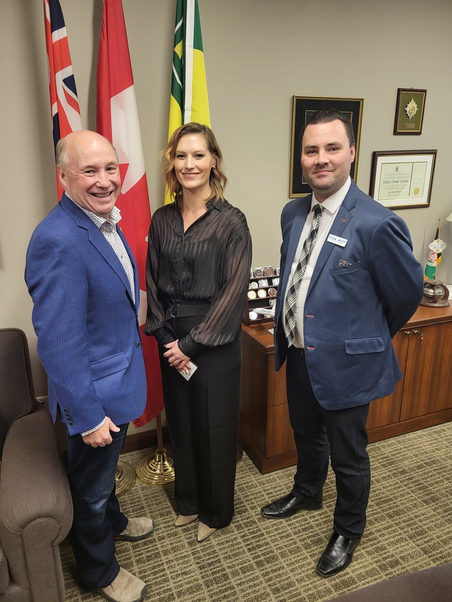 @CCUA_ACCF was pleased to meet with MP Robert Kitchen today. We spoke about innovation in banking and supporting rural members across Saskatchewan and Canada. Thank you to @SaskCentral for supporting the meeting it was a great discussion. #creditunions #skcreditunions