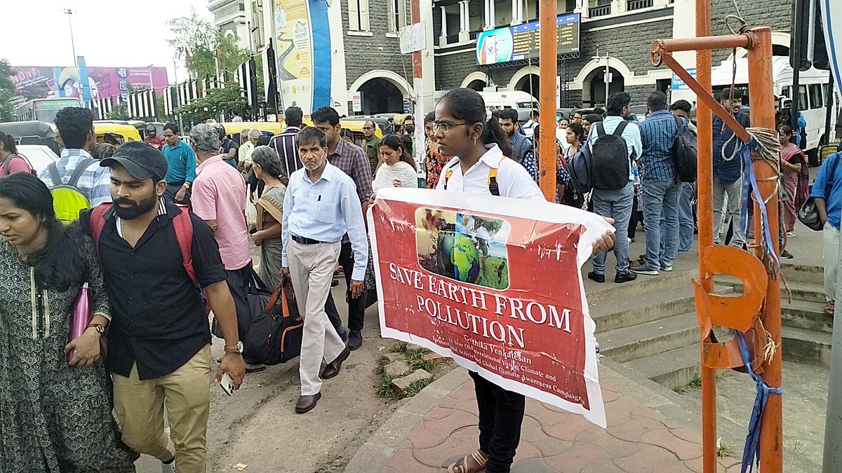 YadhumadiR's tweet photo. At Trivendrum City, Keralam...I hope this Environmental journey gives me a small satisfaction .
A small awareness Campaign at busiest busstand area of #Trivendrum City .
#SaveEarthFromPollution
#SaveForestry
#DontDestroyForestry #MinimizeUrbanDream #SaveEarth @GretaThunberg https://t.co/qjIDdSUXX8