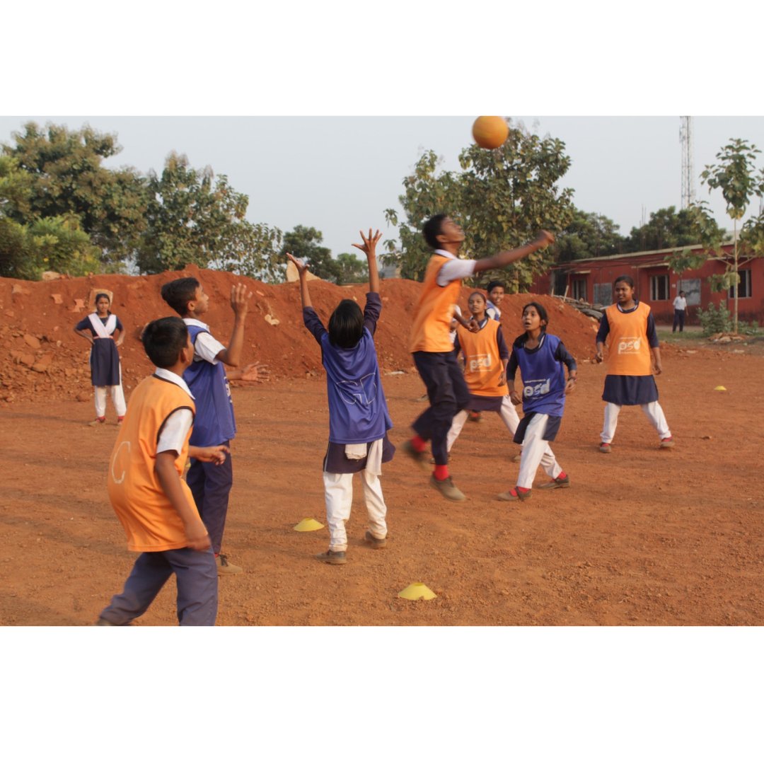 ProSportDev's tweet image. #FromBBSR Take a sneak peek at our CSP participants gearing up for our upcoming Community Netball Tournament scheduled for December 3, 2023 at VKS School. Anticipation is high as 144 students eagerly prepare to participate in the much-awaited event.