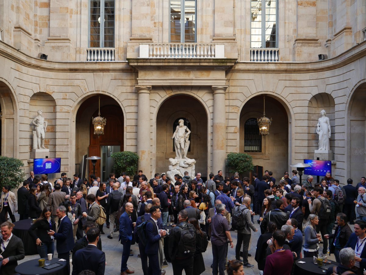 IEEC_space's tweet photo. 🚀 Conclou el congrés #NewSpace23 amb un enorme èxit de convocatòria, que certifica el gran potencial del #NewSpace a #Catalunya.

🗣️ El congrés, celebrat a la #LaLlotjaDeMar de #Barcelona, ha comptat amb ponents de primer nivell com @astro_duque, @NajaGeraldine, @timmermansr  o @RoserRocaToha, que han ofert una visió acurada de les darreres tendències dins el sector.

🤝 La cita ha esdevingut també un magnífic entorn de #networking per a una  comunitat NewSpace catalana en gran creixement. La zona habilitada per mantenir reunions ràpides 1 a 1 (#B2B) i els estands de diverses organitzacions i empreses —entre elles l’#IEEC— han mantingut un flux constant d’assistents a la recerca de nous reptes i contactes.

🛰️ Josep Colomé, director de l’Àrea de Promoció del Sector Espacial de Catalunya (#APEC) va moderar una més que interessant taula rodona sobre constel·lacions de petits satèl·lits durant la primera jornada.

🎓 El #talent ha estat un altre dels temes destacats i la nostra @annaruizayala, coordinadora a l’#IEEC del programa Talent i Societat de l’#EstratègiaNewSpace de Catalunya, va explicar els beneficis de les beques ‘NewSpace Catalonia’ durant les #SpaceTalks.

El #NewSpace23 ha estat organitzat per @CambraBCN i @tic amb la col·laboració de l’#IEEC, l’@ICGCat, @i2CAT i @KIMbcn.

Hi han col·laborat: @dca_cat, @esa, @Eurisy1, @ISUnet, @NEREUSaisbl i @WIA_Europe - Barcelona.