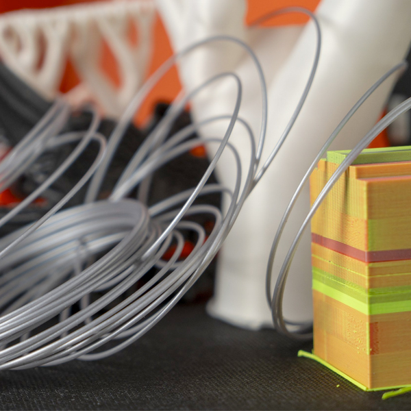 SMART_FACTORY_M's tweet photo. Cómo gestionar el #reciclaje de los #residuos de la #impresión3D.
Una de las principales preocupaciones de los #makers es cómo #reutilizar o qué puede hacerse con las impresiones inútiles o los restos de #filamentos.
👇
https://t.co/XjvKXGfbaB https://t.co/Xe1kwZqk29