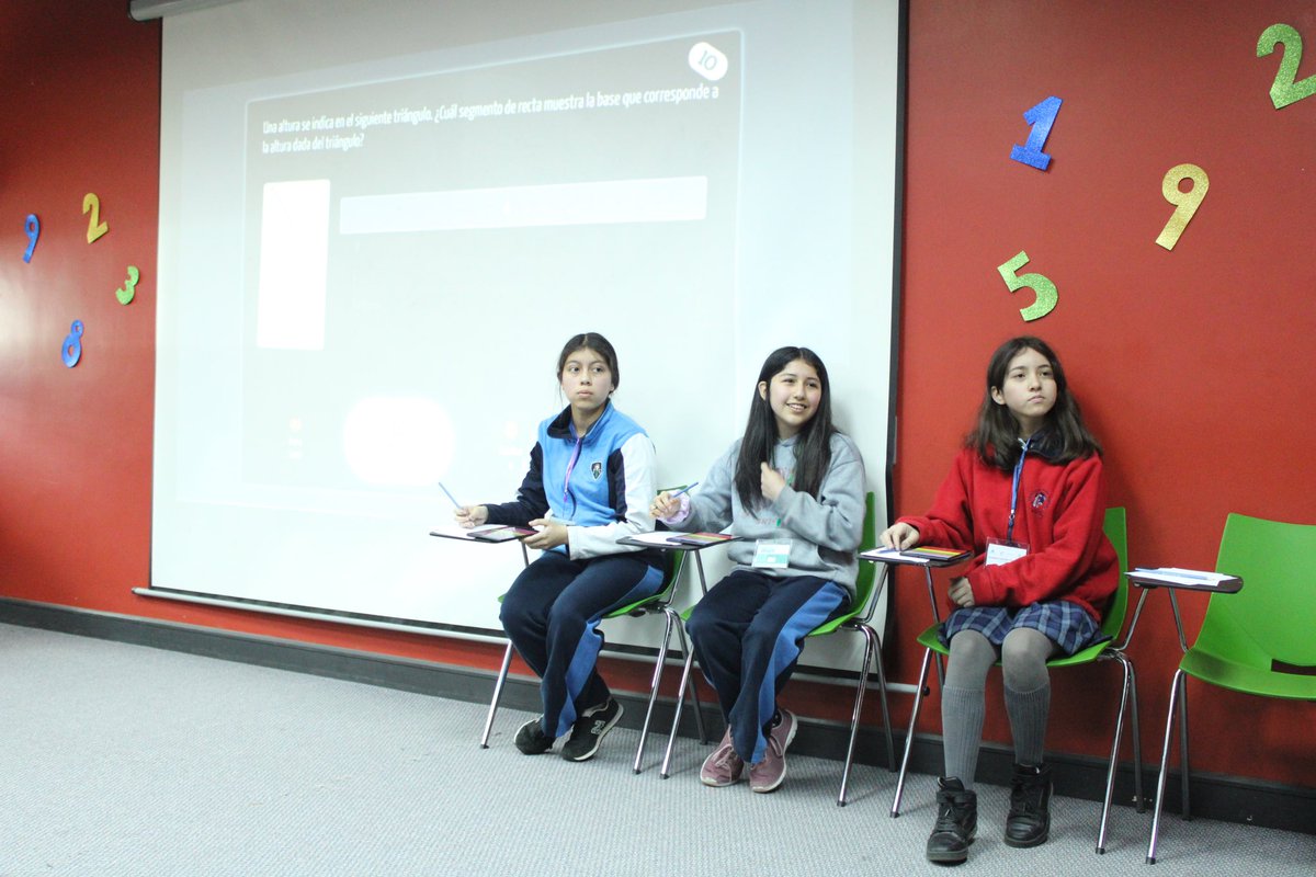 Accion_stem's tweet photo. 🏆Nuestros campeones de las Olimpiadas Matemáticas para tod@s con @khanacademy!💪🌟

💙Gracias por su dedicación y esfuerzo en esta actividad😍 ¡Están preparados para grandes desafíos en el mundo STEM!🌎🚀 #matemáticas #stem https://t.co/5rU2Rg7CMo