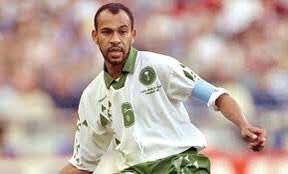 naifalmutair's tweet image. اشغلونا اعلام الهلال بمقولة الارقام هي الحكم وان سامي الجابر هو صاحب الافضلية من بين اللاعبين السعوديين بالارقام حسب زعمهم .
طبعاً انا دائماً ارى ماجد عبدالله خارج المقارنة في اي شي على مستوى اسيا وليس محلياً وخليجياً فحسب.
ولكن بما ان الهلاليين يبغونها بالارقام فإن افضل لاعب…