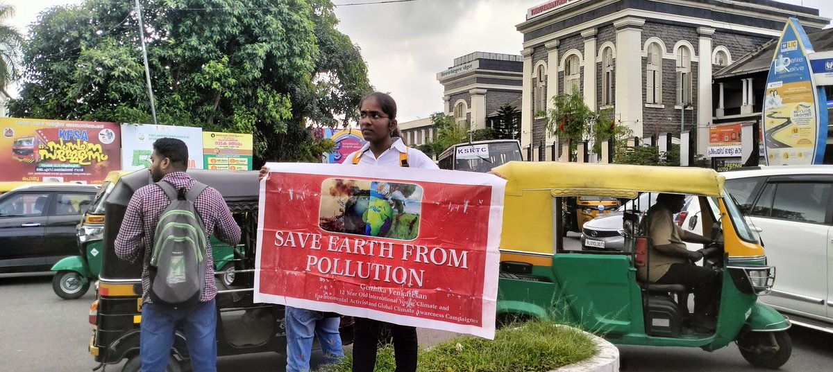 YadhumadiR's tweet photo. At Trivendrum City, Keralam...I hope this Environmental journey gives me a small satisfaction .
A small awareness Campaign at busiest busstand area of #Trivendrum City .
#SaveEarthFromPollution
#SaveForestry
#DontDestroyForestry #MinimizeUrbanDream #SaveEarth @GretaThunberg https://t.co/iUyrB6x9x8
