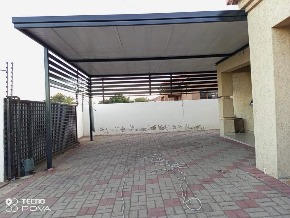 t_duxt's tweet photo. Shade Control PTY Ltd bare P18k to design me a shade like this one, guys P18K??????? Kana go tewa kesa je December🙆‍♀️🙆‍♀️🙆‍♀️🙆‍♀️🙆‍♀️with this heat my cars are gonna melt😭😭😭😭. Gale itse mongwe foo yoo ka ntirelang ka P2k makgowa🙏🙏🙏?????? https://t.co/4LSkK1W4CQ