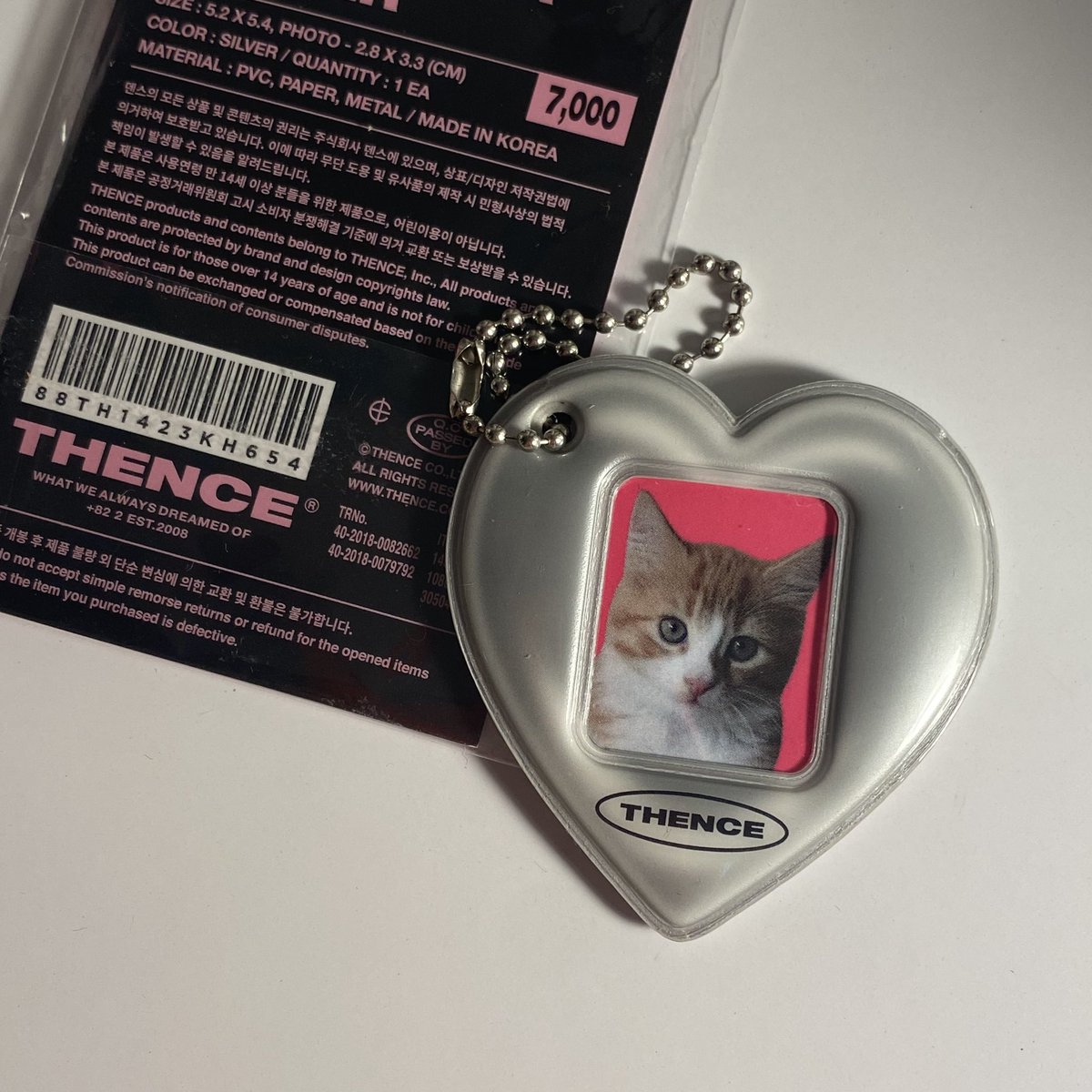tungchaechae's tweet photo. wts / พร้อมส่ง 🎀

ส่งต่อ thence - Photo Frame Key Holders 
พวงกุญแจหัวใจสีเงิน 
250 free reg (ems+20)
*dm/mention มาสอบถามเพิ่มเติมได้นะคะ🤍🤍
#thence #ตลาดนัดthence #ตลาดนัดnct https://t.co/BIXudsyKET