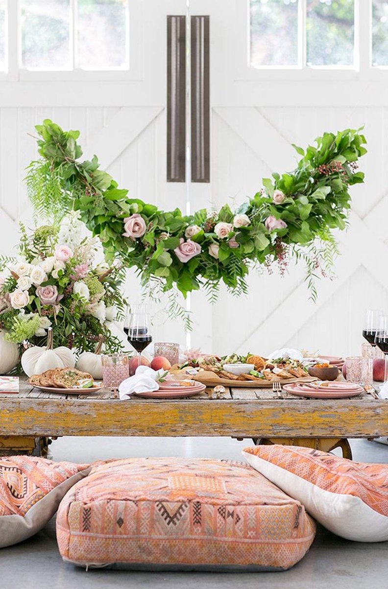 catchmyparty's tweet photo. Take a look at this elegant Fall Charcuterie Thanksgiving party! Love the party food! https://t.co/wy84H9ifF8  #catchmyparty #partyideas #fallparty #charcuterie #charcuterieparty #thanksgivingparty #thanksgiving #fall https://t.co/3RIuIql9KR