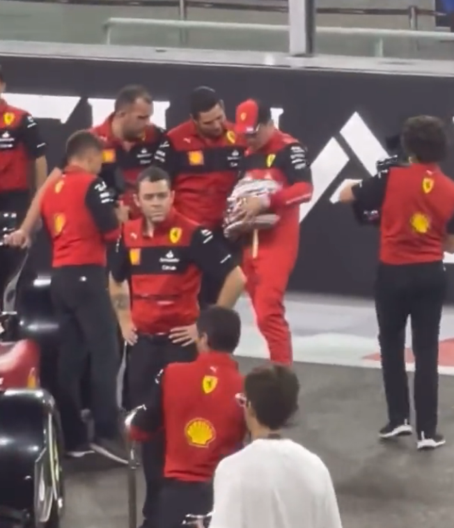 leclercsletters's tweet photo. something about charles showing the names on the helmet to the team 🥹 https://t.co/oMGDv6yHYZ