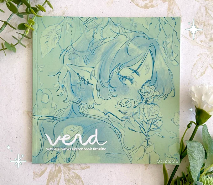 the physical copies of my sketchbook 2022/23 zine have finally arrived!! 📚🌷💫 