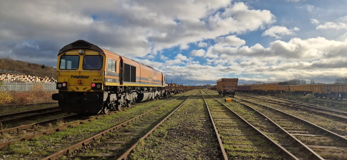 TandCsMike's tweet photo. Interesting day bringing 6M47 back to Carlisle today, here she is before departure, the orange beast. https://t.co/LQYglM3t1U