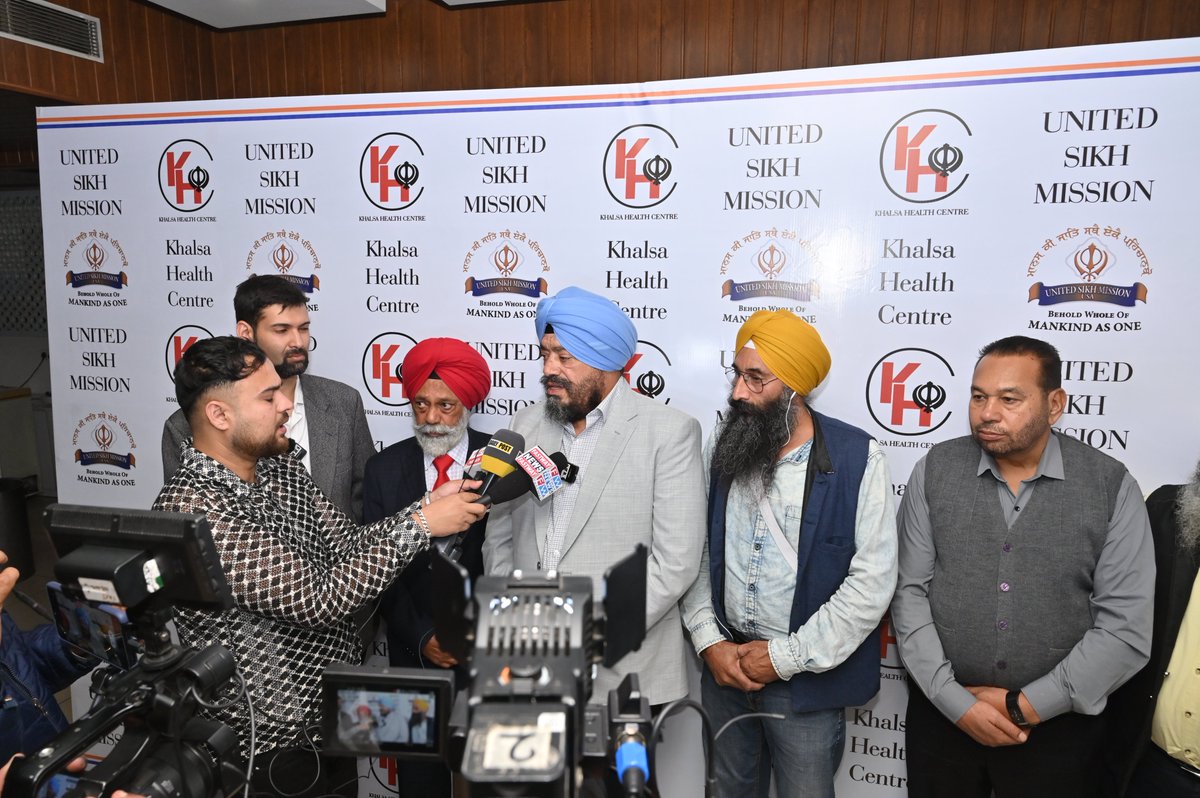 usikhmission's tweet photo. #MissionForVision 'ਯੂਨਾਈਟਿਡ ਸਿੱਖ ਮਿਸ਼ਨ' ਦੀ ਅੱਜ #ਚੰਡੀਗੜ੍ਹ ਵਿਖੇ ਮੈਗਾ ਪ੍ਰੈਸ ਕਾਨਫਰੰਸ ਕੀਤੀ ਗਈ
ਮੁੱਖ ਘੋਸ਼ਣਾਵਾਂ: ਪੰਜਾਬ ਰਾਜ ਵਿੱਚ 100+ ਮੁਫ਼ਤ ਅੱਖਾਂ ਦੇ ਕੈਂਪ
* ਵੀਪੀਓ ਬਿਆਸ ਪਿੰਡ, ਜ਼ਿਲ੍ਹਾ ਜਲੰਧਰ ਵਿੱਚ ਖਾਲਸਾ ਸਿਹਤ ਕੇਂਦਰ ਬਾਰੇ ਐਲਾਨ
* ਸ੍ਰੀ ਕਰਤਾਰਪੁਰ ਸਾਹਿਬ 'ਤੇ ਫਿਲਮ 'ਤੇ ਕੰਮ ਸ਼ੁਰੂ ਕਰਨ ਦਾ ਐਲਾਨ https://t.co/w1V46jir94