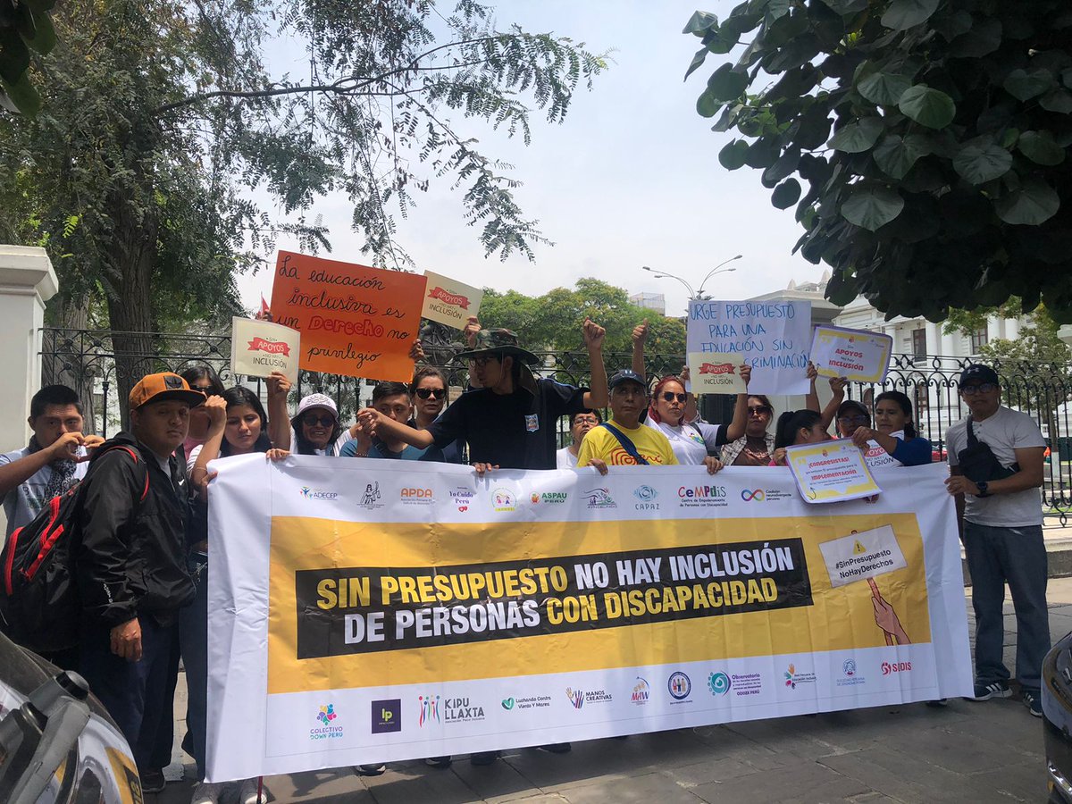 Distintas organizaciones de personas con discapacidad se unen al plantón en el frontis del <a href="/congresoperu/">Congreso del Perú 🇵🇪</a> 
🚨🚨🚨 Necesitamos presupuesto para implementar los servicios de apoyo educativo 🚨🚨🚨
#SinApoyosNoHayInclusión