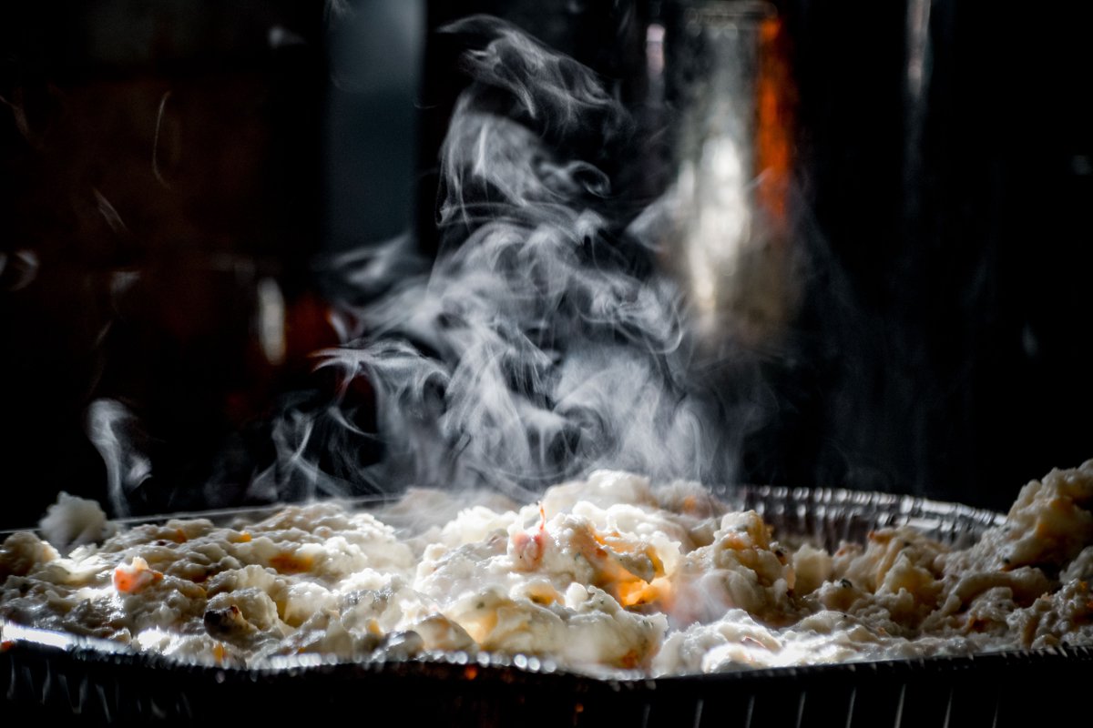 HillJerod's tweet image. Feels good to be back in my momma’s kitchen.
Back in my element. Happy Thanksgiving.

Bacon three-cheese mashed potatoes.
#kitchenthings