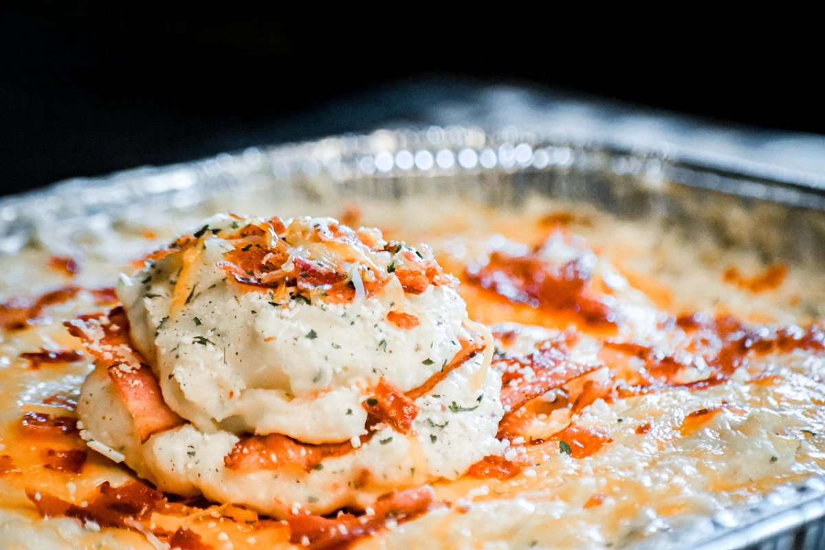 HillJerod's tweet image. Feels good to be back in my momma’s kitchen.
Back in my element. Happy Thanksgiving.

Bacon three-cheese mashed potatoes.
#kitchenthings