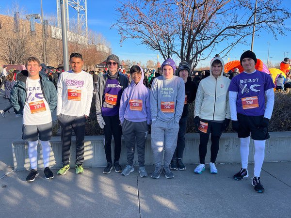 We wish all of <a href="/ChieftainNation/">Bellevue East</a> a happy thanksgiving! BEAST XC continues its turkey trot tradition.
#werunthesestreets