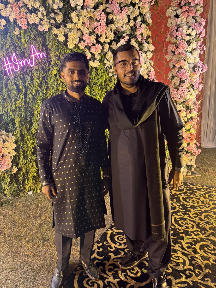 iamqadirkhawaja's tweet photo. Me and Babar Azam at Imam ul Haq Qawwali Night ❤️❤️❤️🔥🔥🔥🔥
سڑو شریکو سڑو💪✅🤲
#BabarAzam #ImamulHaqwedding https://t.co/Wn1MDheEAp