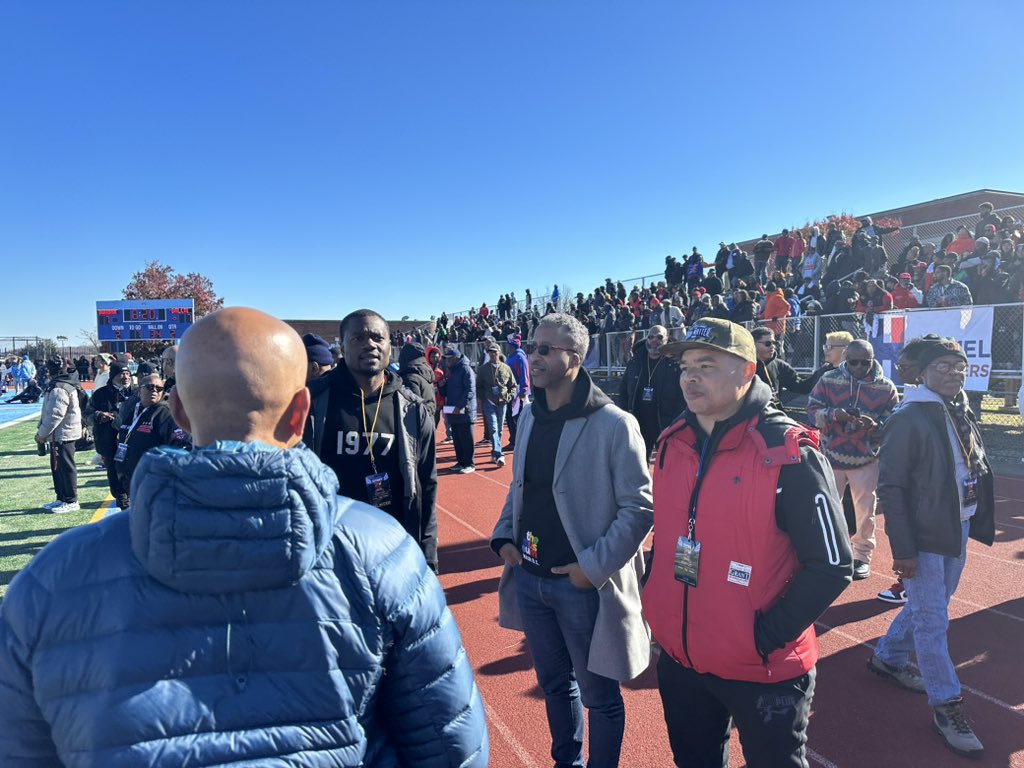 He’s “got a special place in my heart for Dunbar” but at-large @councilofdc @kenyanmcduffie rooting for both teams. @DciaaSports @nbcwashington