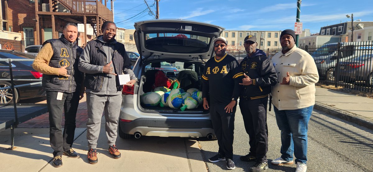 luciusd912's tweet photo. @apa1906NETwork The brothers of Nu Gamma Lambda chapter of Alpha Phi Alpha were honored to deliver 12 turkeys to @centerffs in Camden, NJ to make a better holiday for some local families in need.  #APA1906Network #Thanksgiving📷 #MenOfDistinction https://t.co/WRbdn6XvUb