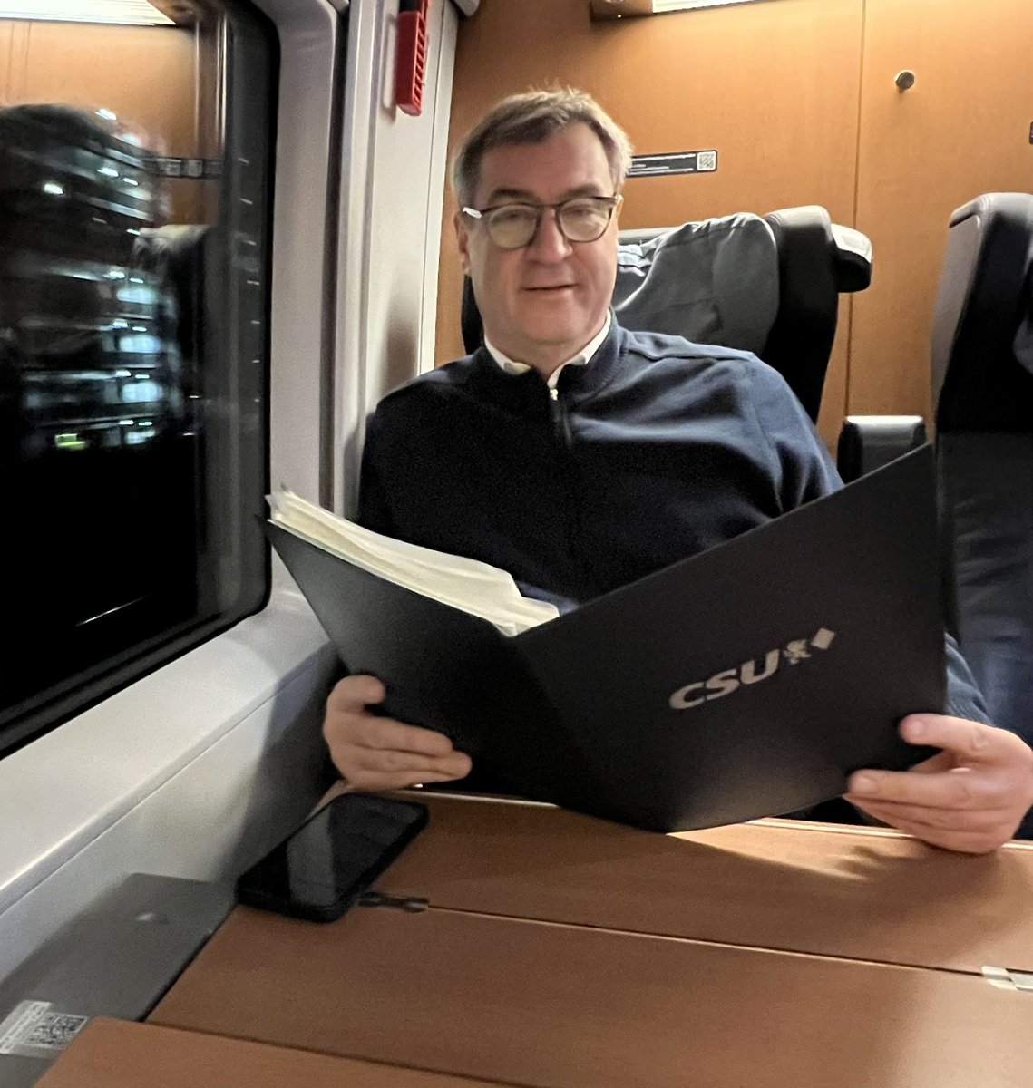 Markus_Soeder's tweet photo. Mit der Bahn nach Berlin zum Treffen mit meinen Kollegen von der Union. Morgen dann Bundesrat. Fahre immer wieder gerne Bahn: gut fürs Klima und einfach entspannt. https://t.co/qPvyTODhg0