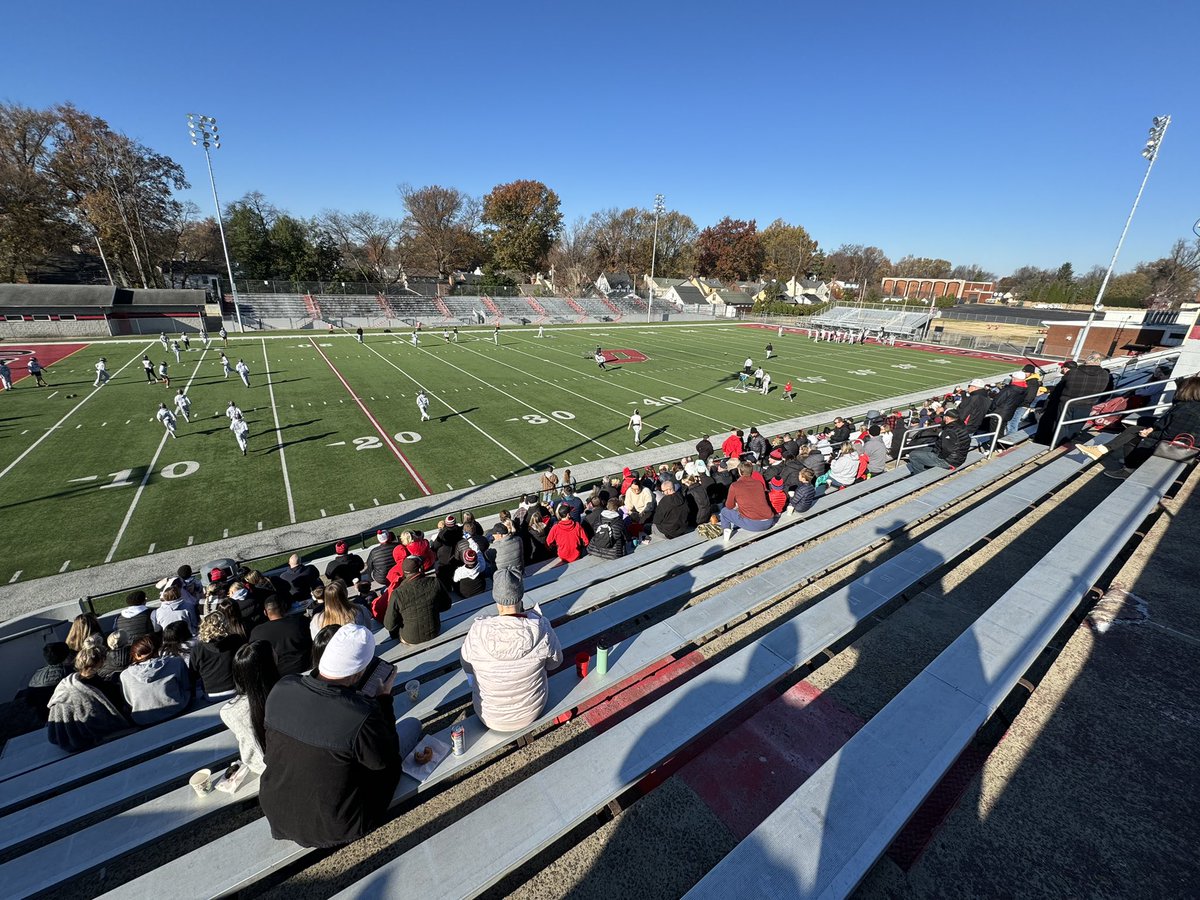 OHSsports's tweet photo. We had a great Thanksgiving morning practice today for the 5th year in a row! This is a Tradition that has been going on for a LONG time at 1800 Frederica. Thanks to all who came out and supported our team. A BIG thanks to Jays Good Grub for providing doughnuts for all. #FILD https://t.co/hiInq2bkMm