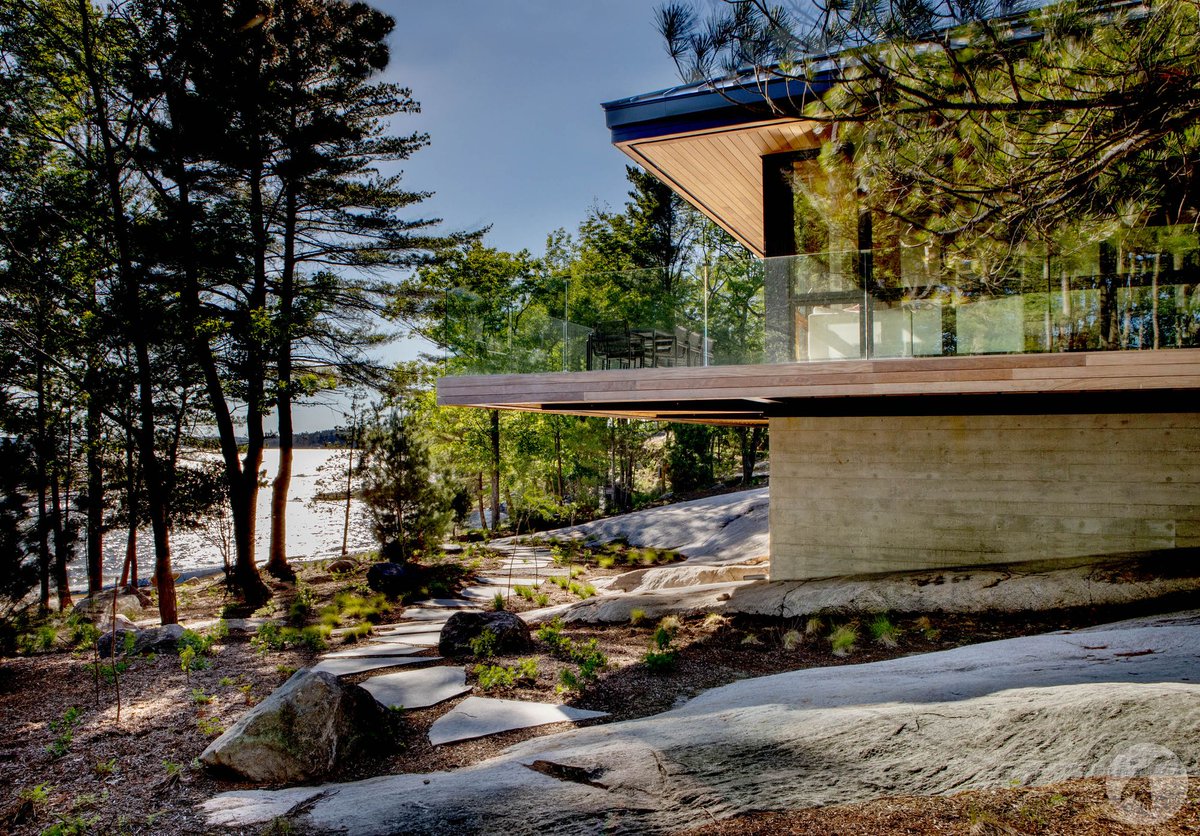 TamarackNorth's tweet image. Solitary home on an undisturbed cove. 

Project Manager: Nick Cross
Site Supervisor: Mike Winfield
Architect: Superkul 
Interior Designer: Kate Zeidler Interior Design 
Landscaper: Rockscape

#rockscape #luxurycottage #landscapers  #cottageinspo #landscapeinspo #flagtsone
