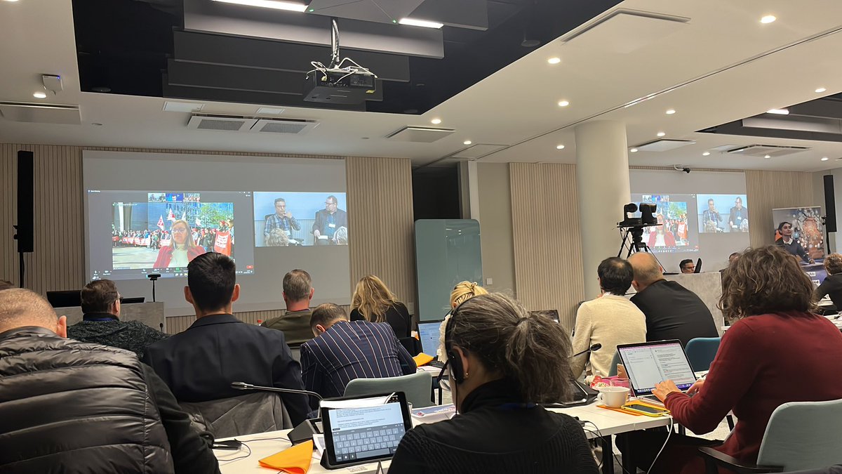 La FIM CISL Lombardia presente al meeting internazionale ALL EYES ON AI, organizzato da <a href="/industriAll_EU/">industriAll Europe</a> sull’impatto dell’intelligenza artificiale sul lavoro e sui lavoratori per essere pronti per gestire un cambiamento che viaggia ad una velocità inimmaginabile.
#AI