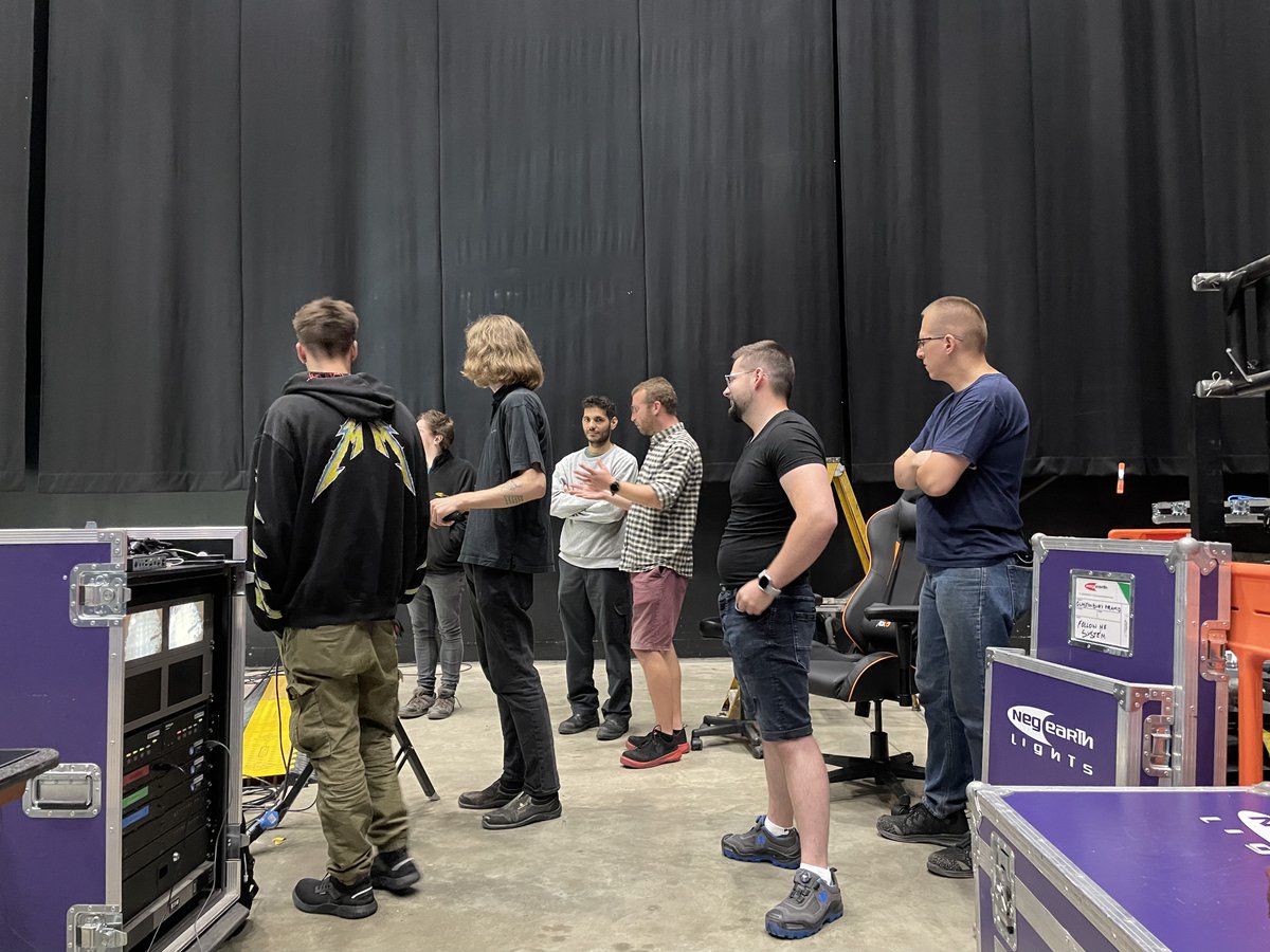 Neg Earth Lights tweet media