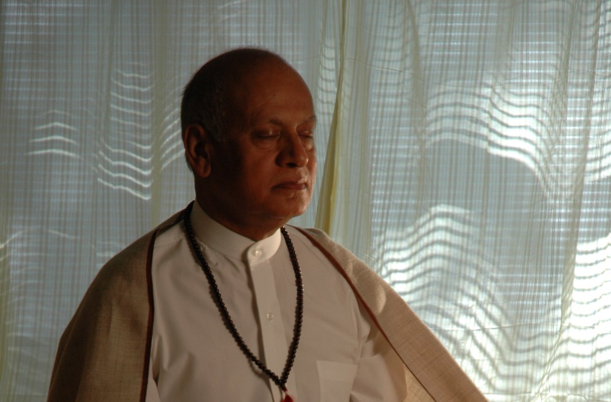 SPIRITUAL MEDITATION:   We help you to meditate this holiday season to light up the spiritual candle of self.  charlottemeditation.com