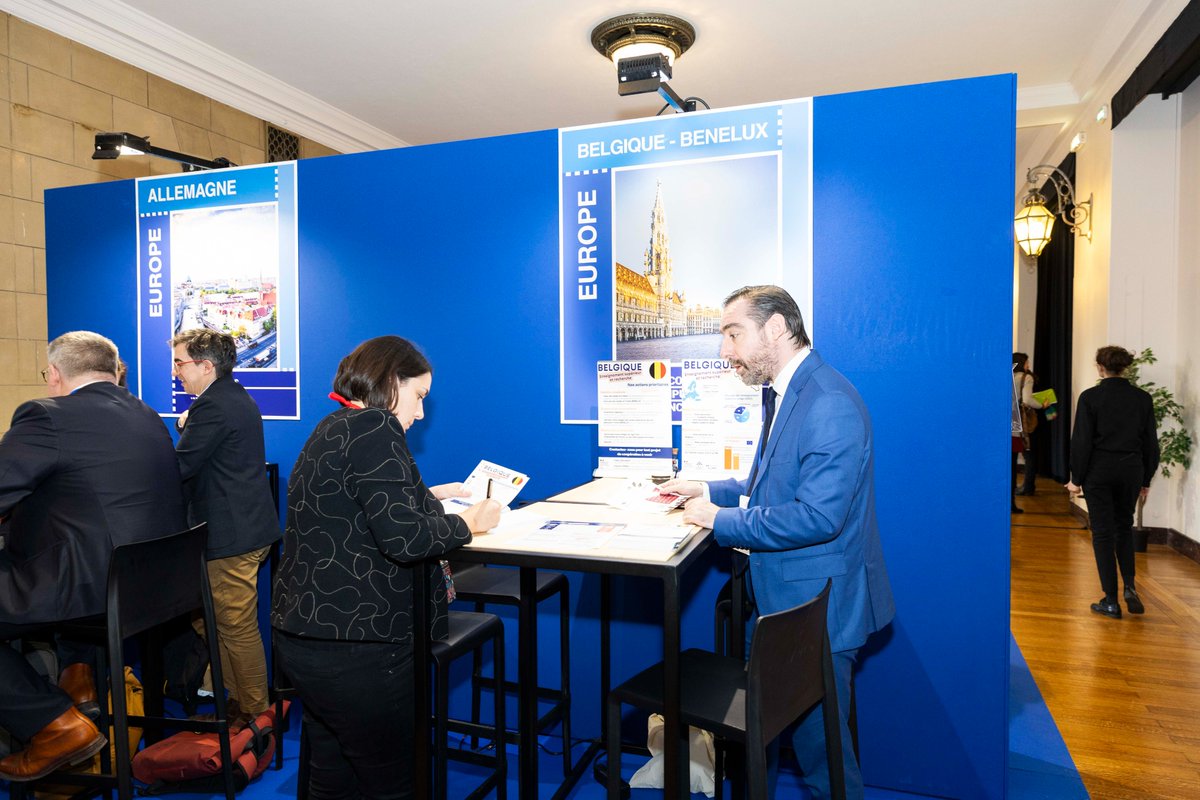 #RencontresCF | 👉 Plus de 1 000 rendez-vous se sont déroulés entre les 329 représentants des établissements d’enseignement supérieur français, et les 112 représentants des ambassades de France. 📸
🔎 Au total, plus de 700 participants ont fait vivre cet événement ! 🔥