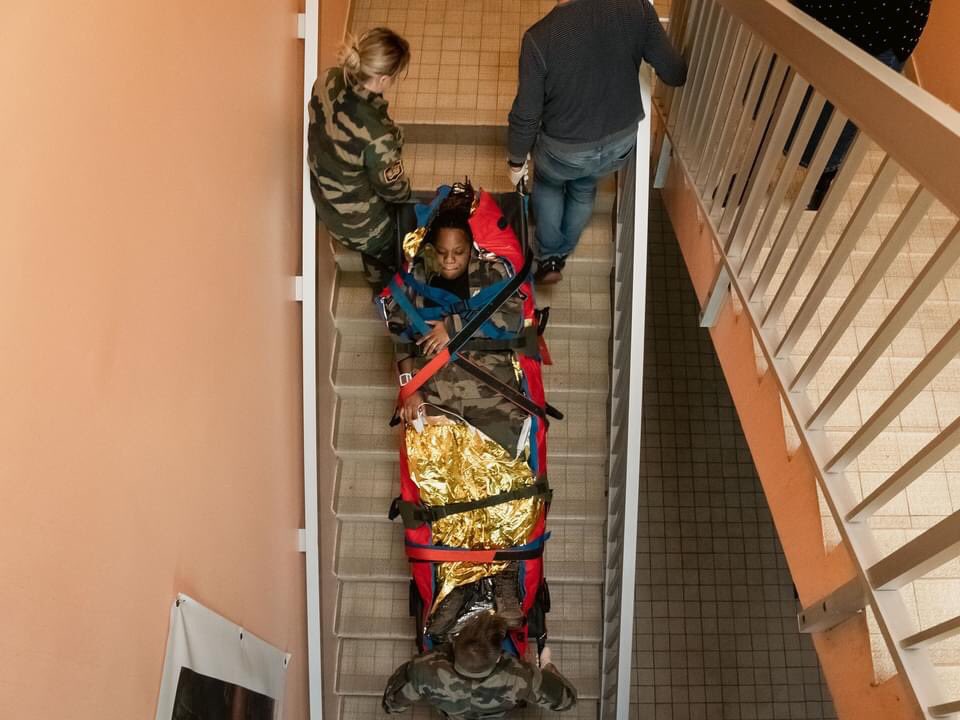 santearmees's tweet photo. #endirect
đŽ PiqĂ»re de rappel pour cadres et Ă©lĂšves des Ăcoles militaires de santĂ© de Lyon-Bron
â¶ïž formation des Premiers secours en Ă©quipe (#PSE1 et #PSE2) avec la Section Formation MĂ©dico-OpĂ©rationnelle (SFMO)
đŻdes gestes qui sauvent dans les conditions les + critiques https://t.co/gPHZxMqa9p