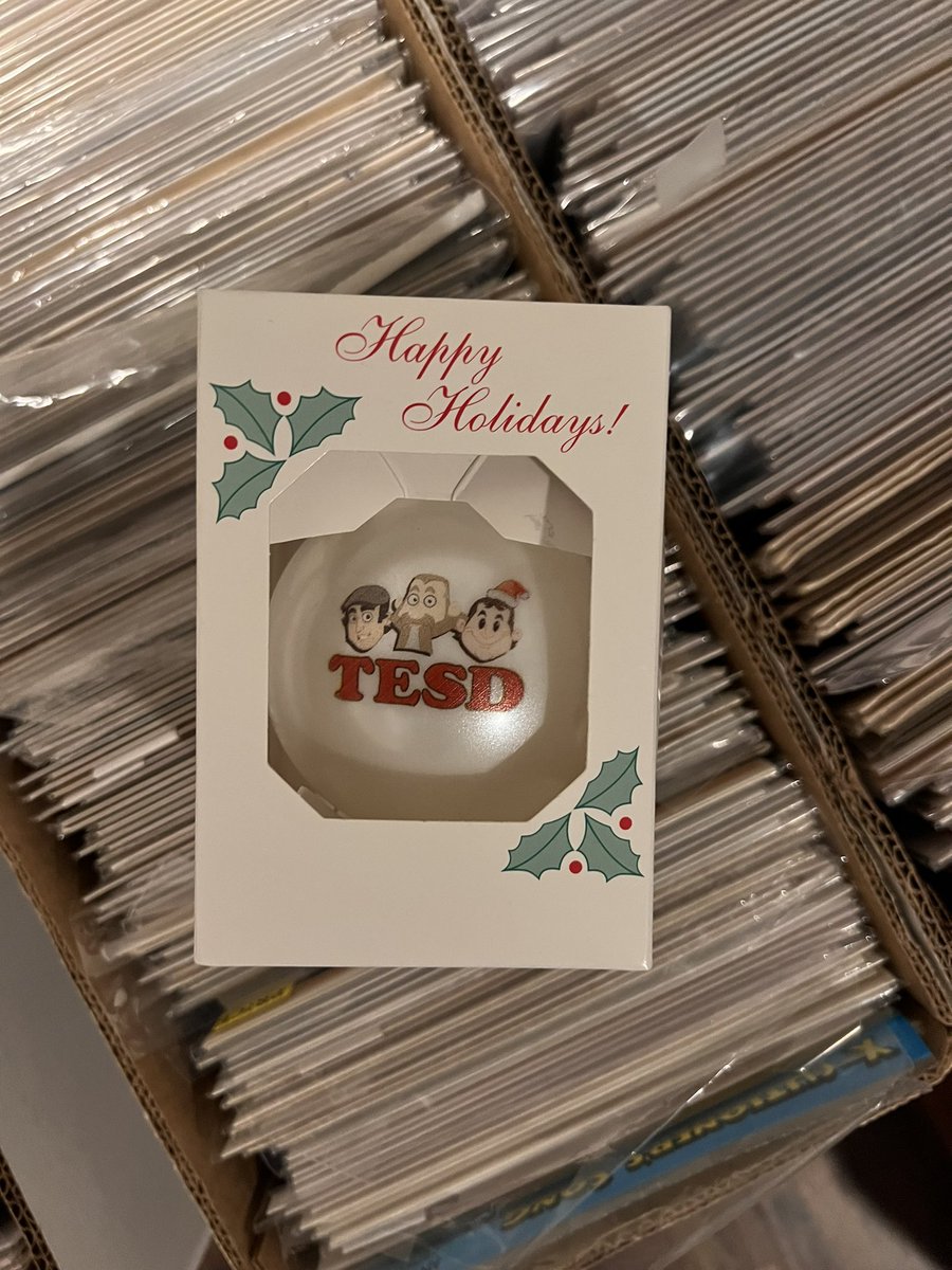 🛑 #Giveaway time! Like, comment #TESD on this post and retweet to enter. Ornament with <a href="/TellEmSteveDave/">Bryan Johnson</a> <a href="/sundayjeff/">booyah</a> <a href="/BQQuinn/">Brian Quinn</a> spread the word #ANTS Happy Holidays from me to you. <a href="/tmilo1982/">tom milo 🐜 #2749</a> <a href="/mingchen37/">Ming Chen</a> <a href="/GitEmSteveDave/">TheBrettMaherOfTweets</a> <a href="/SModfan/">Curator</a> <a href="/tesdgroupie/">TESDgroupie</a> <a href="/DonovanTESD/">Donovan 4CD #8693🐜</a> spread the word please. 🍀