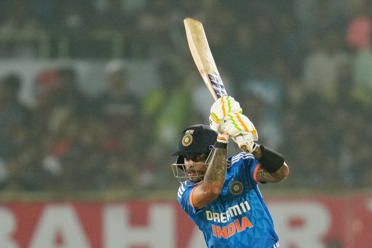 mufaddal_vohra's tweet photo. Well played, Suryakumar Yadav...!!!

80 (42) 9 fours and 4 sixes in the massive run chase, a captain's knock by Surya. A superb hand against Australia. https://t.co/tV3GddroAh