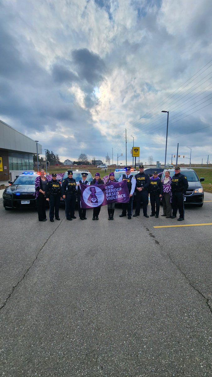 OPP_WR's tweet photo. ✨Proud to support #WrappedInCourage with #BrantOPP, @NovaVitaBrant, and Violence Against Women shelters across Ontario. These purple scarves represent unity against domestic violence. Join us in raising awareness and making a difference.💜#BreakTheSilenceBrant @BrantCommunity^jb https://t.co/wEc5tkLXCP