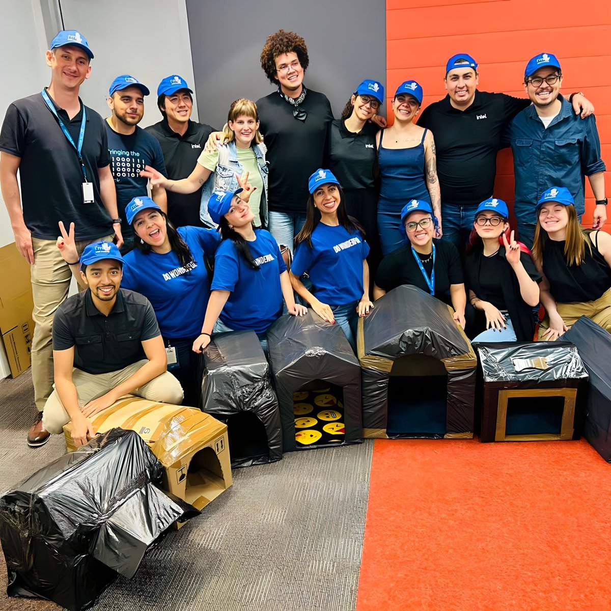At Intel, our dedication to the community is fundamental to our culture, and our Intel Involved Volunteers exemplify this.

In honor of giving thanks, the Brazil Intel Involved team recently joined hands in helping construct micro-homes for animals in local shelters.💡🌏