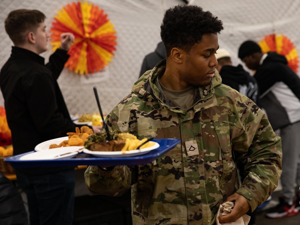 Happy Thanksgiving, from our Soldiers in Poland to your families at home! 🦃 
#VictoryCorps #StrongerTogether