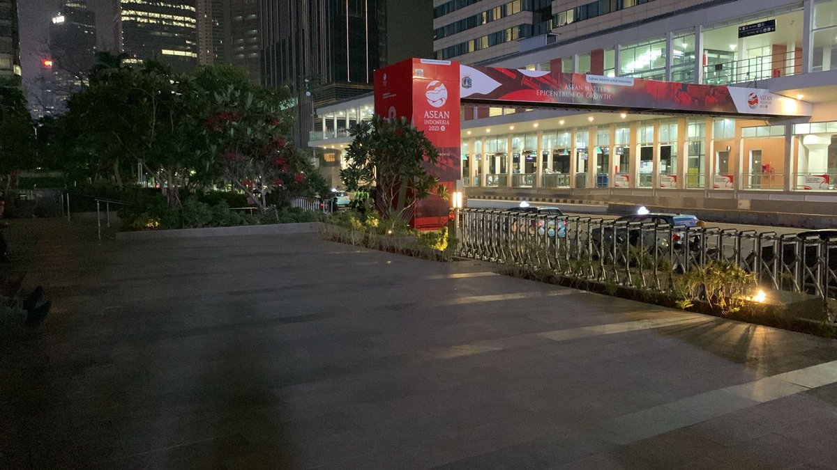 jam segini nyari nafkah..