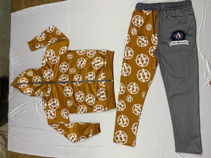 S_stevens36's tweet photo. 🚨🚨NEW DROP… I REPEAT NEW DROP!!!🚨🚨 VA JUMPSUITS WILL BE RELEASED 12/15!!! CHRISTMAS COMING UP SOON TOO👀👀 YALL KNOW WHAT TO GET YA SIGNIFICANT OTHER!!! COME GET TRIM 1 TIME🚀🚀
#VAMOVEMENT https://t.co/RumwgzkPb0