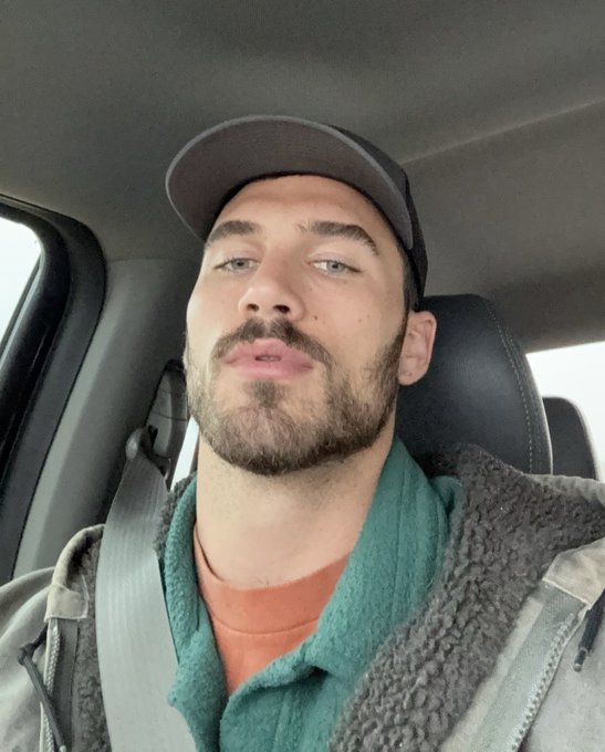 happy thanksgiving 🦃 https://t.co/YBBL11DEza