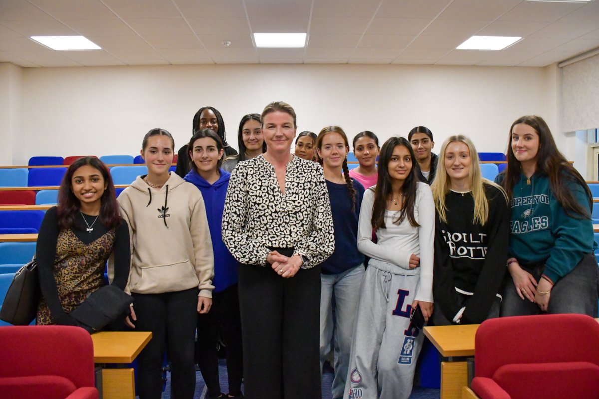 Huge thanks to alumna and barrister Laura Johnson KC for giving insights into her law career to pupils in Years 10-13. As well as outlining her role in her chosen specialist areas and answering lots of questions from pupils, she had some great advice for students.