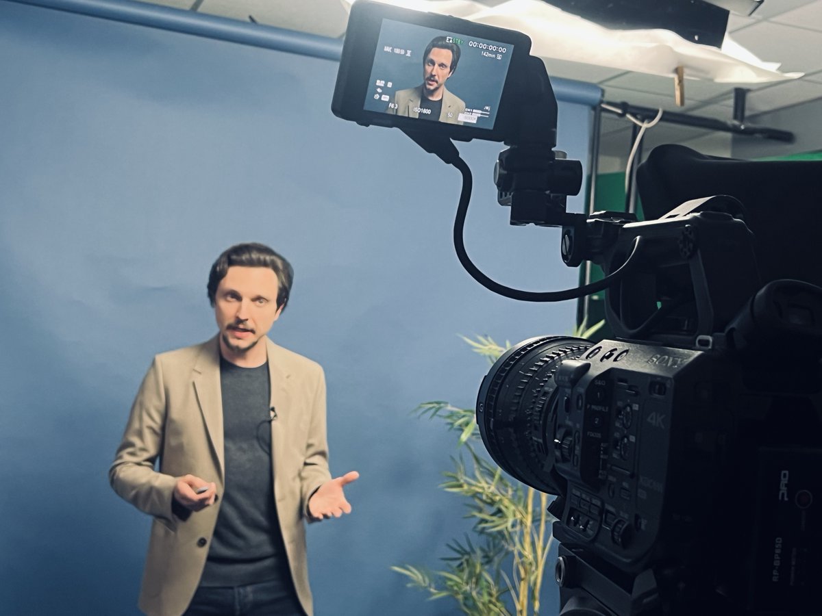 HEC Paris Business School tweet media