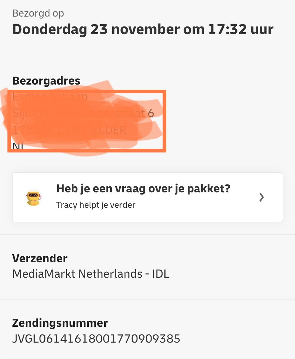 JCSDH's tweet photo. @DHLNL en @mediamarkt_nl 
Gelukkig heb ik eerlijke buren maar huisnummer 8 is dus geen 6.
#haastigespoediszeldengoed https://t.co/ivBz3FG6sx