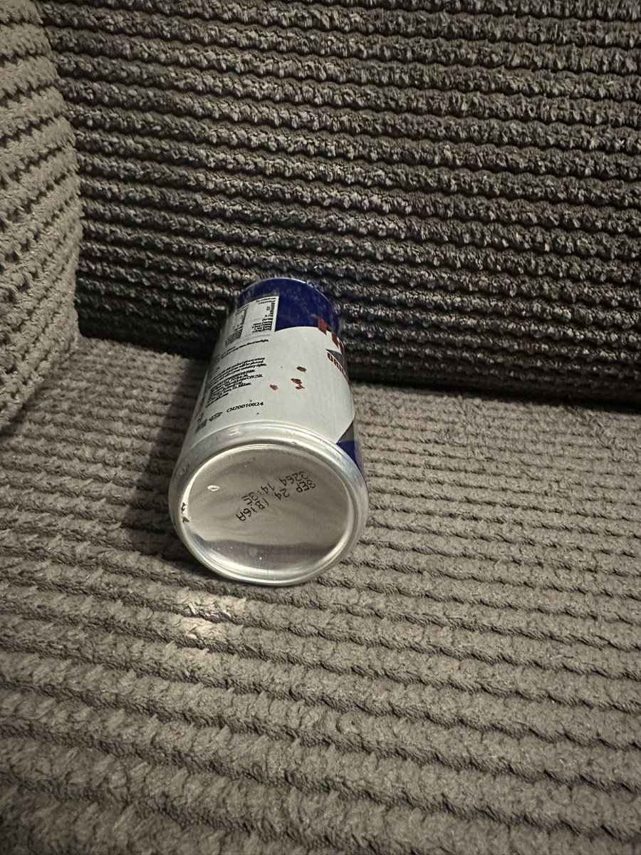 slfoster25's tweet photo. @AldiUK how on earth am I going to be able to drink this energy drink when there’s no opening #notasatisfiedcustomer https://t.co/ocKkxViWa5