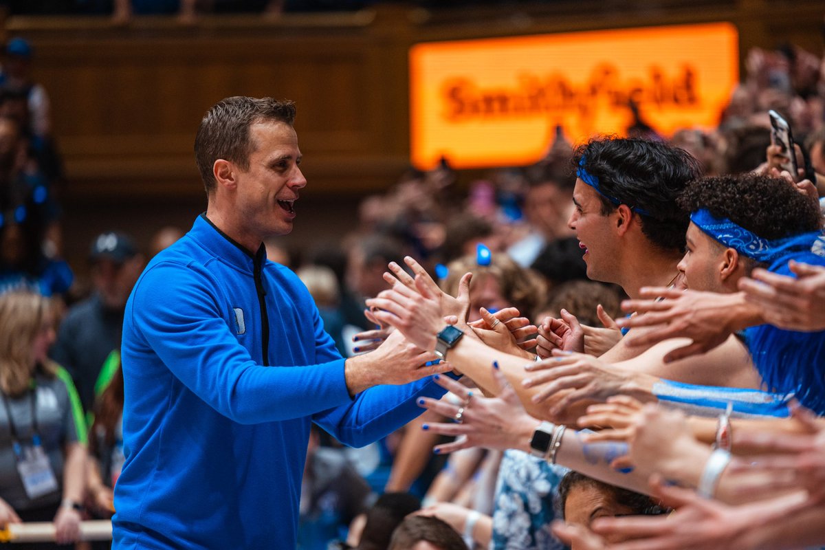 DukeMBB's tweet photo. Gotta salute the Crazies today 🫡🙌🙌 https://t.co/yTh7hO01R0