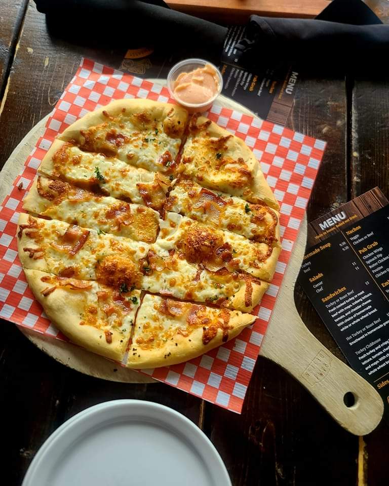thenlembassy's tweet photo. Some days call for a cold beer and some hot garlic fingers with a spicy donair sauce 🤤 

We also offer a gluten free option for our doughs. Match that with a gluten free Lager from our pals at Port Rexton Brewing ! 🍺 https://t.co/633Jznr9L5