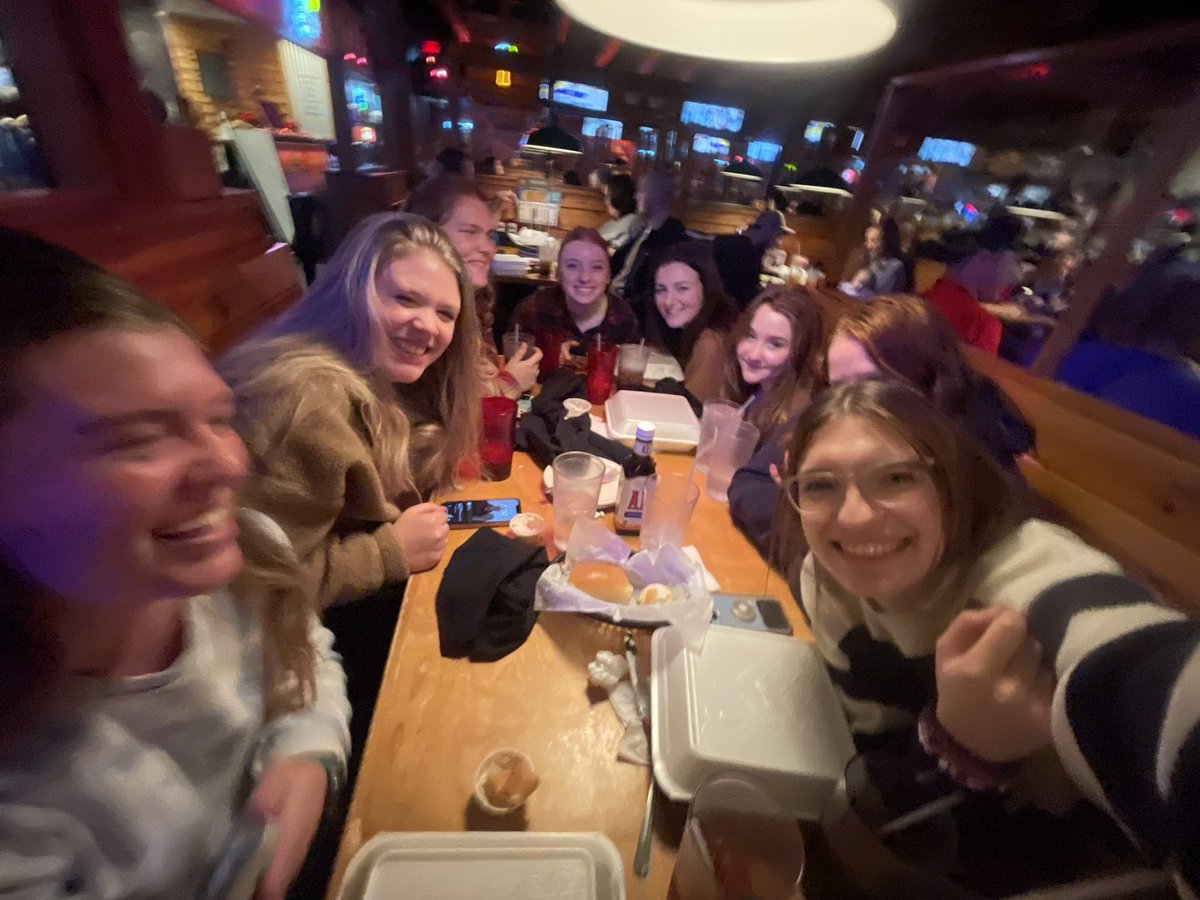 addison0126's tweet photo. Happy thanksgiving. Some wonderful people I’m thankful for here, and so many more. <3 https://t.co/1557Ramkt0