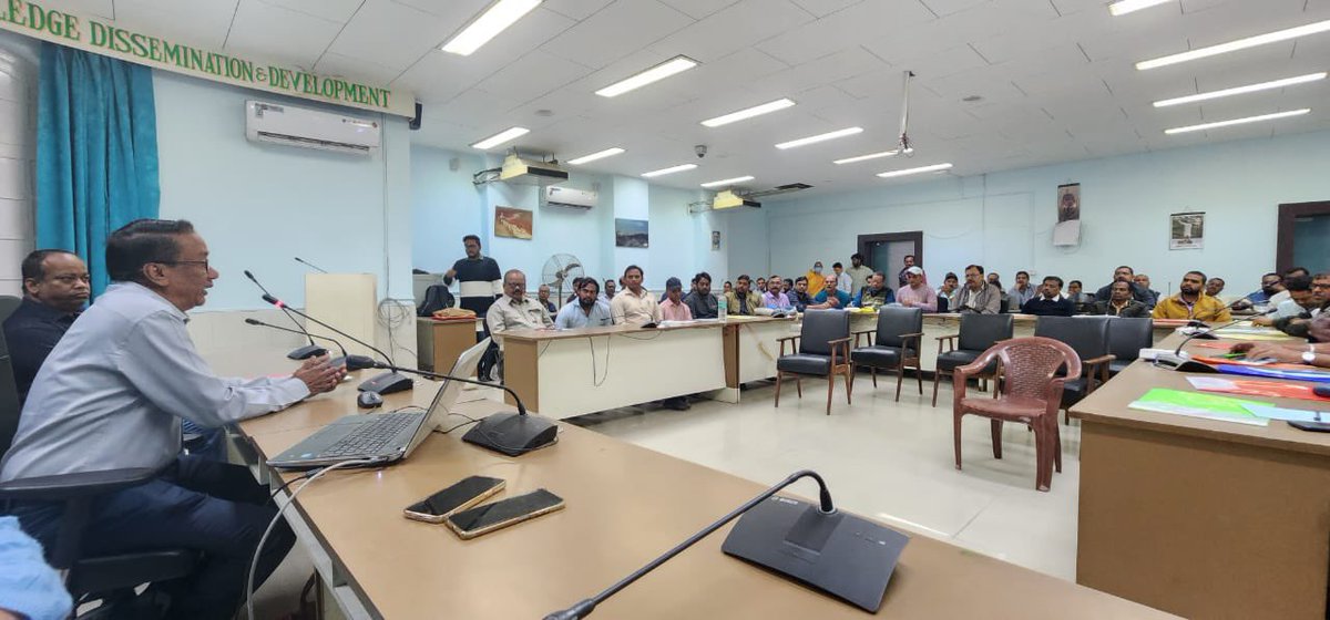 आज दिनांक 23 नवम्बर 2023 से बीसीसीएल की सभी इकाइयों और क्षेत्रों के सीएमपीएफ क्लर्कों के लिए दो दिवसीय प्रशिक्षण कार्यक्रम शुरू किया गया। अतिरिक्त आयुक्त श्री ए के सिन्हा के नेतृत्व में सत्र 1, सीएमपीएफ प्रक्रियाओं और अनुसूची सी फाइलिंग पर केंद्रित था।